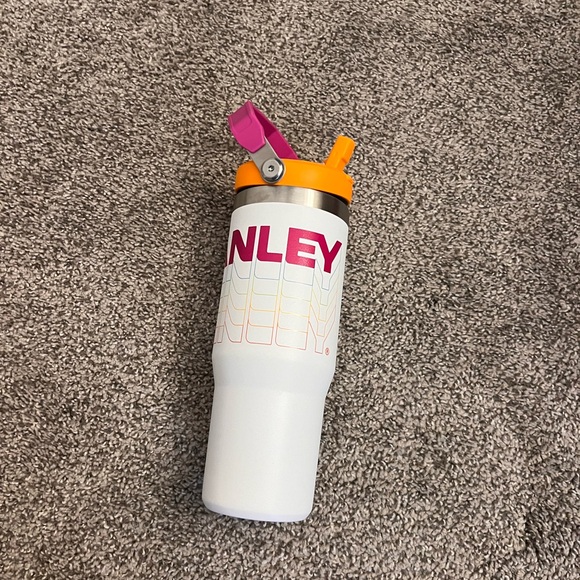 Stanley ice flow water bottle - Picture 2 of 3